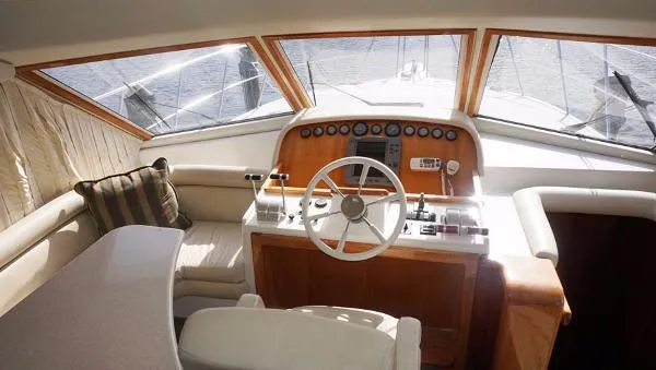 Slide: The Image of Navigator 48 Classic Pilothouse 2003 - 8