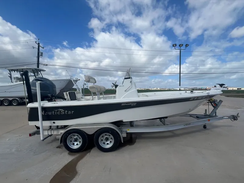 Slide: The Image of NauticStar 215 XTS 2017 - 7