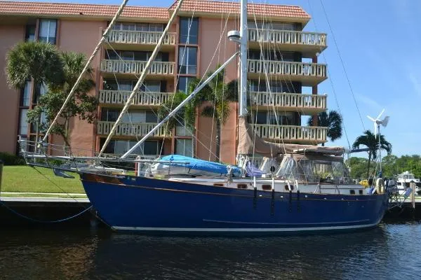Slide: The Image of Young Sun 43 Offshore Cutter 1978 - 0