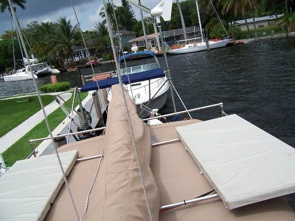 Slide: The Image of Young Sun 43 Offshore Cutter 1978 - 11