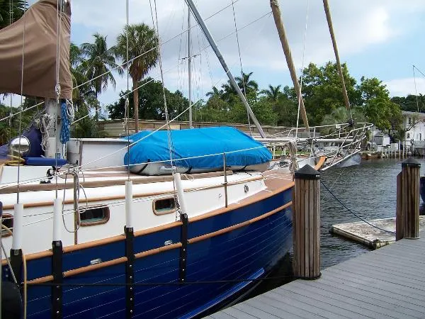 Slide: The Image of Young Sun 43 Offshore Cutter 1978 - 5