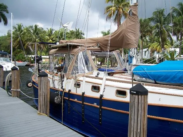 Slide: The Image of Young Sun 43 Offshore Cutter 1978 - 6