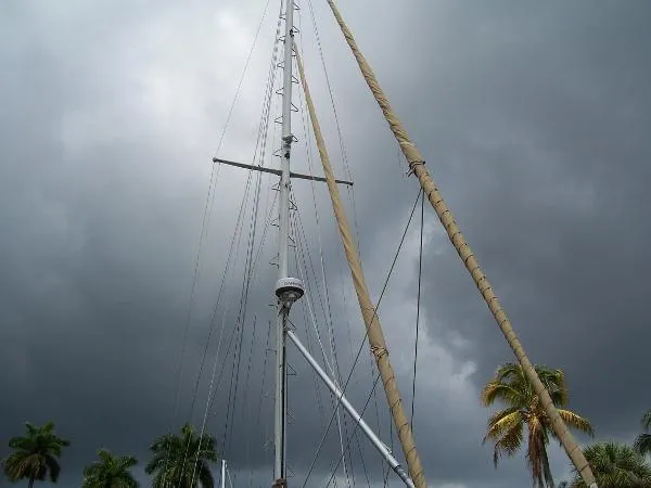 Slide: The Image of Young Sun 43 Offshore Cutter 1978 - 7