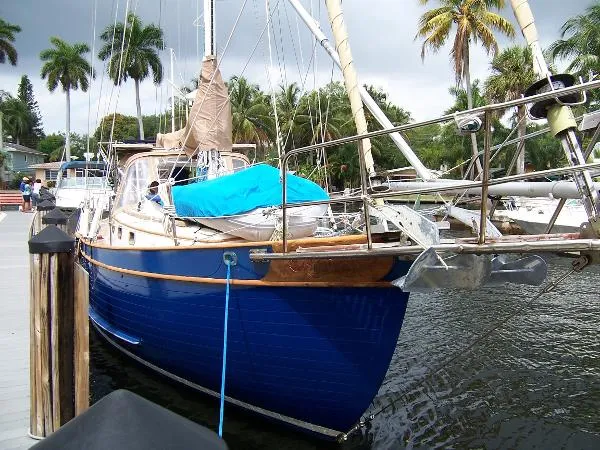 Slide: The Image of Young Sun 43 Offshore Cutter 1978 - 8