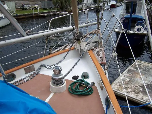 Slide: The Image of Young Sun 43 Offshore Cutter 1978 - 9