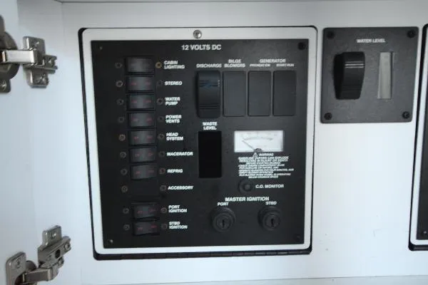 Slide: The Image of Sea Ray Sundancer 1999 - 1