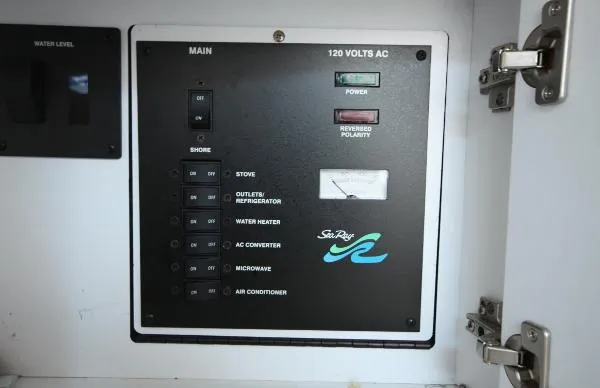 Slide: The Image of Sea Ray Sundancer 1999 - 2