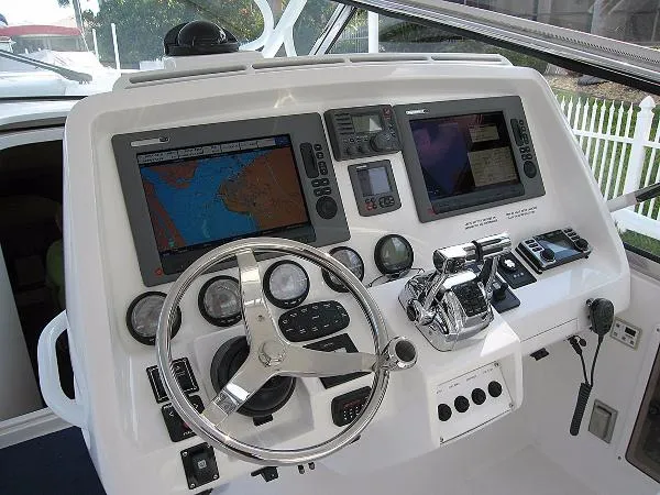 Slide: The Image of Intrepid 475 Sport Yacht 2010 - 7