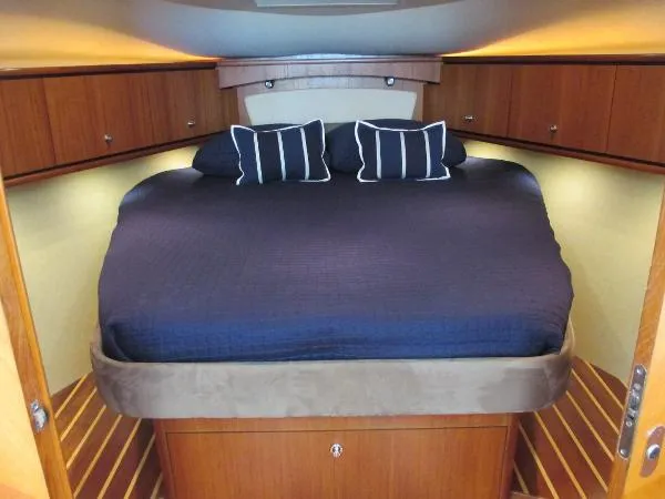 Slide: The Image of Tiara 3900 Sovran 2008 - 3