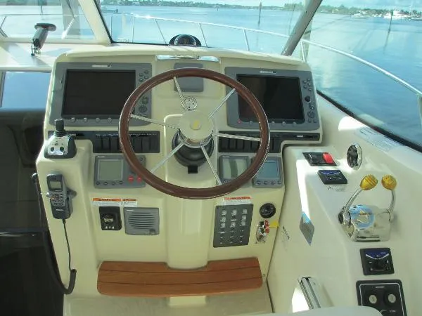 Slide: The Image of Tiara 3900 Sovran 2008 - 4