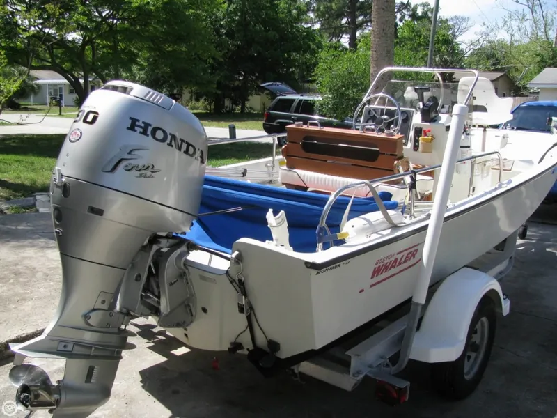 Slide: The Image of Boston Whaler 17 Montauk 1985 - 10