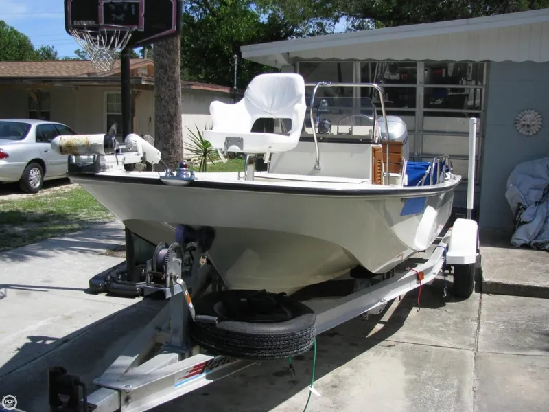 Slide: The Image of Boston Whaler 17 Montauk 1985 - 3