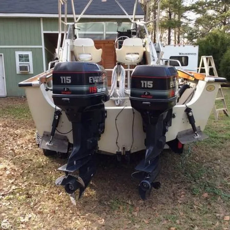 Slide: The Image of Boston Whaler 22 Revenge 1984 - 1