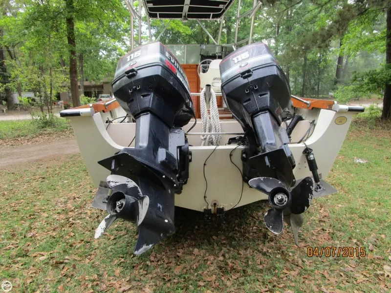 Slide: The Image of Boston Whaler 22 Revenge 1984 - 7