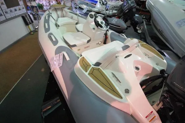 Slide: The Image of Zodiac Yachtline 380DL NEO 50hp In Stock 2015 - 5