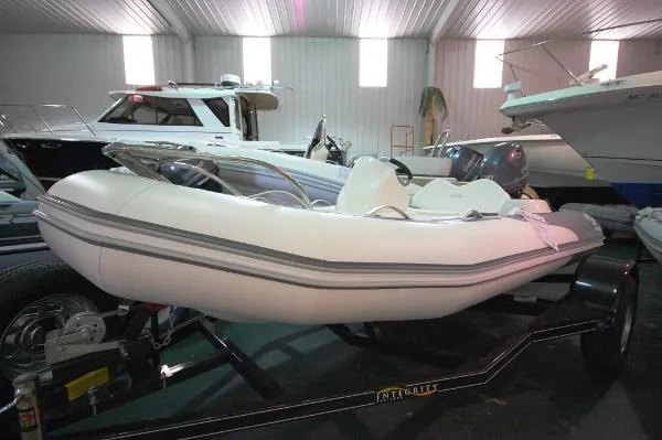 Slide: The Image of Zodiac Yachtline 380DL NEO 50hp In Stock 2015 - 8