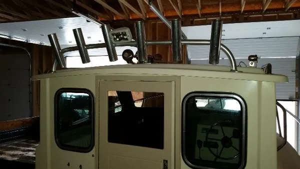 Slide: The Image of Parker Marine 2120 Sport Cabin 2009 - 3
