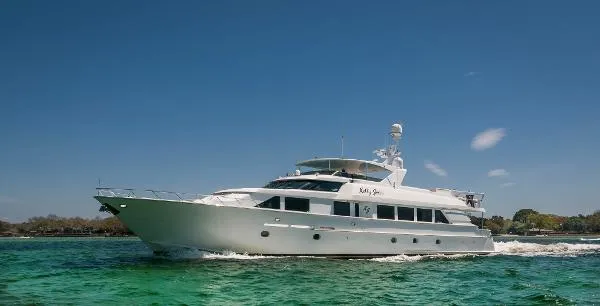 Slide: The Image of Hatteras 110 Motoryacht 1997 - 1