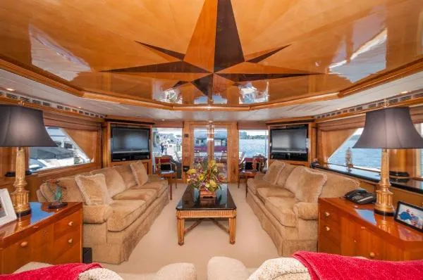 Slide: The Image of Hatteras 110 Motoryacht 1997 - 4