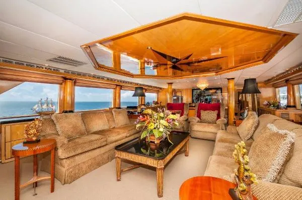 Slide: The Image of Hatteras 110 Motoryacht 1997 - 5