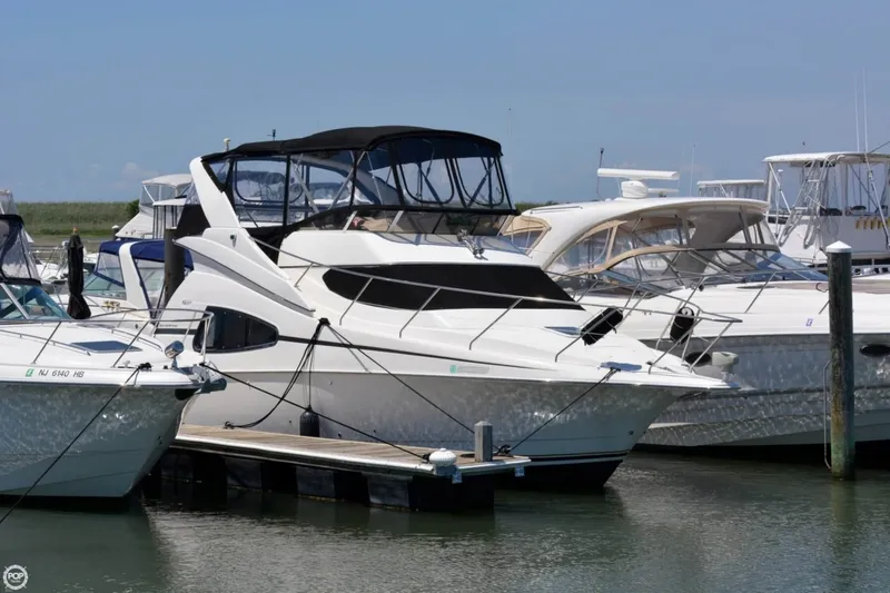 Slide: The Image of Silverton 330 Sport Bridge 2000 - 1