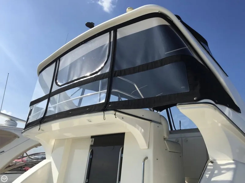 Slide: The Image of Silverton 330 Sport Bridge 2000 - 10