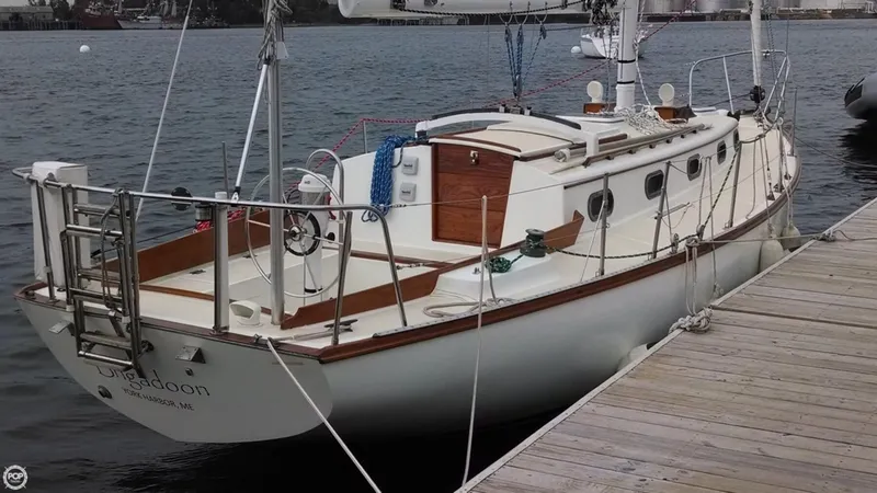 Slide: The Image of Cape Dory 33 SL 1981 - 2