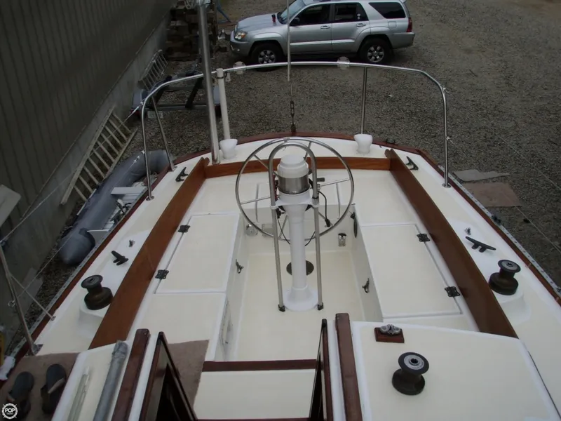 Slide: The Image of Cape Dory 33 SL 1981 - 6