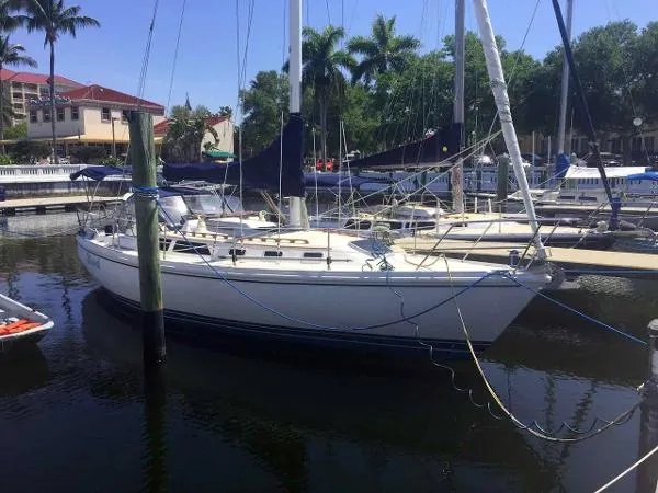 Slide: The Image of Catalina 34 Sloop 1991 - 0