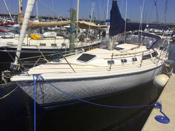 Slide: The Image of Catalina 34 Sloop 1991 - 1