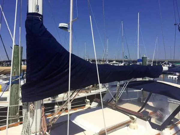 Slide: The Image of Catalina 34 Sloop 1991 - 5