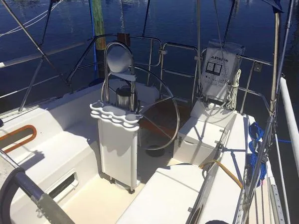 Slide: The Image of Catalina 34 Sloop 1991 - 6