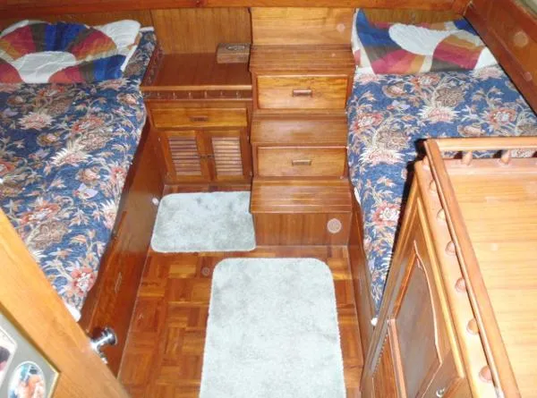 Slide: The Image of CHB TRI-CABIN 1979 - 10