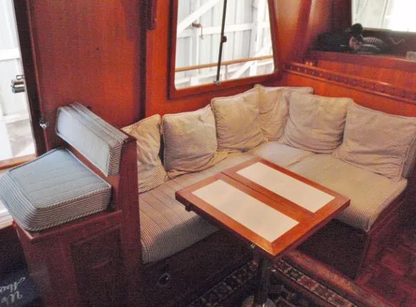 Slide: The Image of CHB TRI-CABIN 1979 - 3