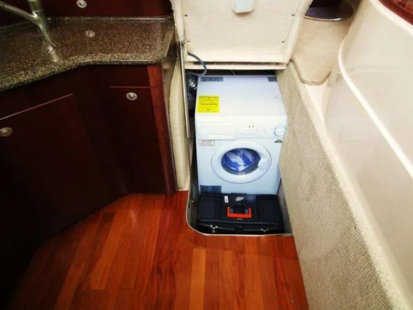 Slide: The Image of Sea Ray 44 Sedan Bridge 2006 - 5