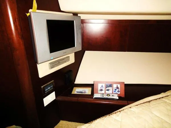 Slide: The Image of Sea Ray 44 Sedan Bridge 2006 - 8