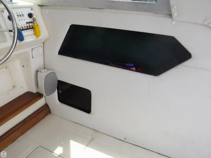 Slide: The Image of Sea Ray 310 Sport Bridge 1983 - 10