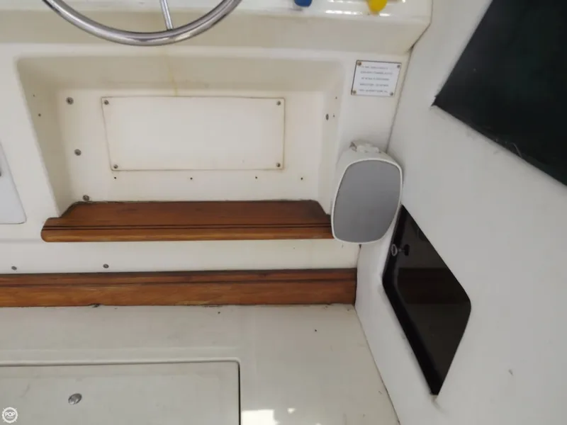 Slide: The Image of Sea Ray 310 Sport Bridge 1983 - 11