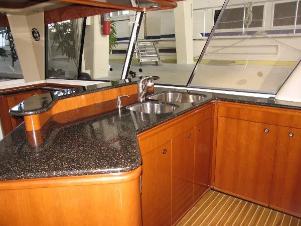 Slide: The Image of Meridian 490 Pilothouse 2007 - 10