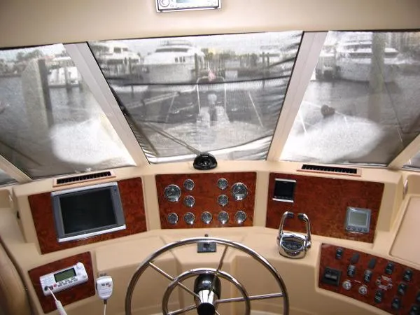 Slide: The Image of Meridian 490 Pilothouse 2007 - 3