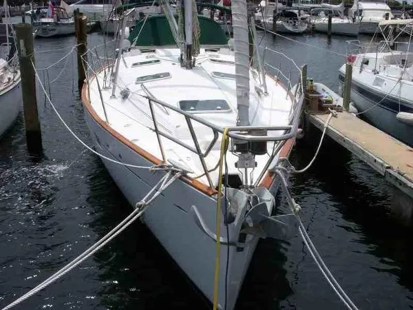 Slide: The Image of Beneteau 411 2001 - 1
