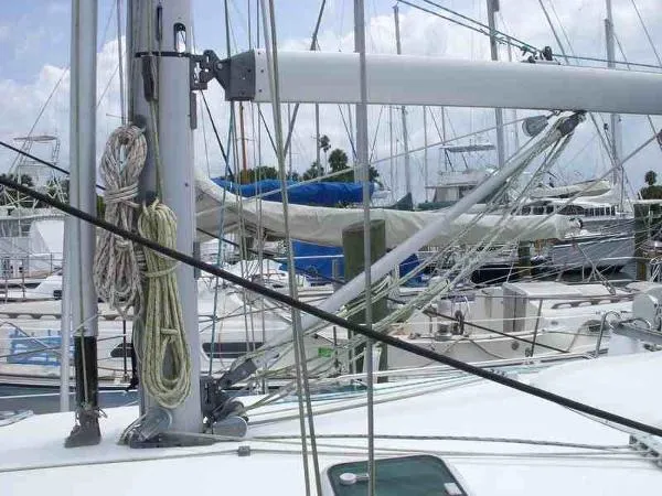 Slide: The Image of Beneteau 411 2001 - 5