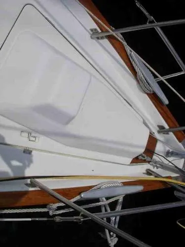 Slide: The Image of Beneteau 411 2001 - 9