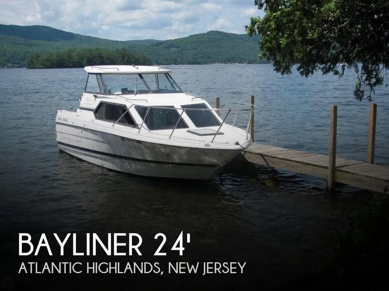 Slide: The Image of Bayliner 2452 LX Ciera Express 2000 - 0