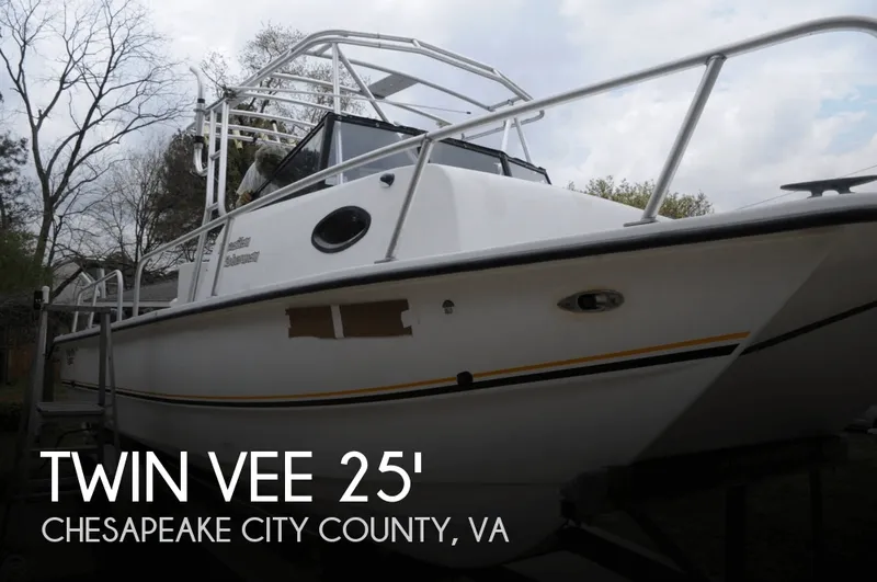 Slide: The Image of Twin Vee 26 Hawaiian Sport Fisherman 2002 - 0