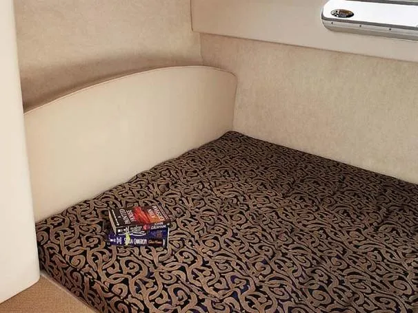 Slide: The Image of Bayliner 305 2003 - 4