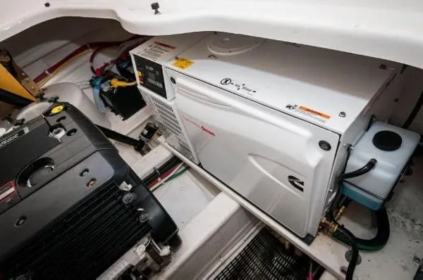 Slide: The Image of Tiara 3500 Sovran LE 2010 - 3