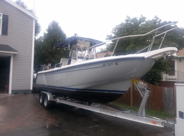 Slide: The Image of Boston Whaler 26 Outrage 2000 - 1