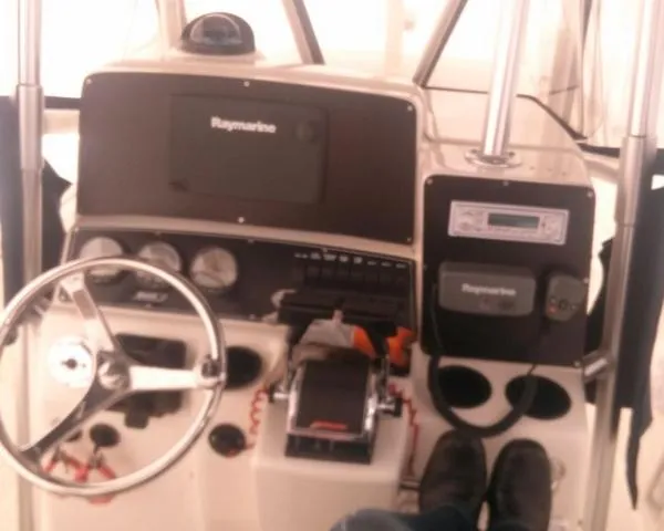 Slide: The Image of Boston Whaler 26 Outrage 2000 - 5