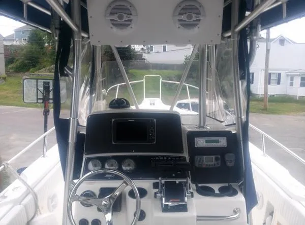 Slide: The Image of Boston Whaler 26 Outrage 2000 - 8
